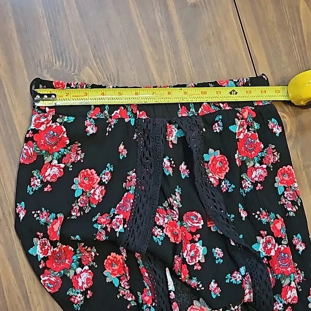 Fancy Shorts with Skirt - Picture 11 of 12